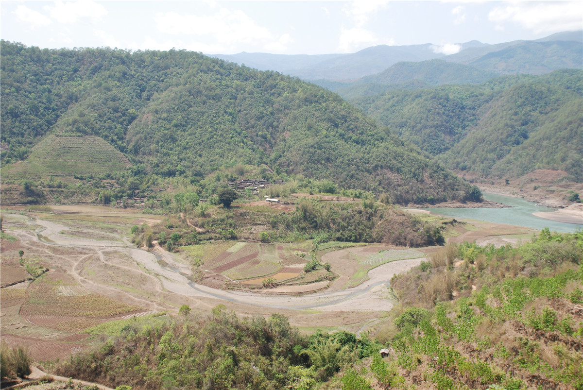 位于普洱市镇沅县振太乡秀山村庄房社,地处四十八道河与澜沧江交汇处